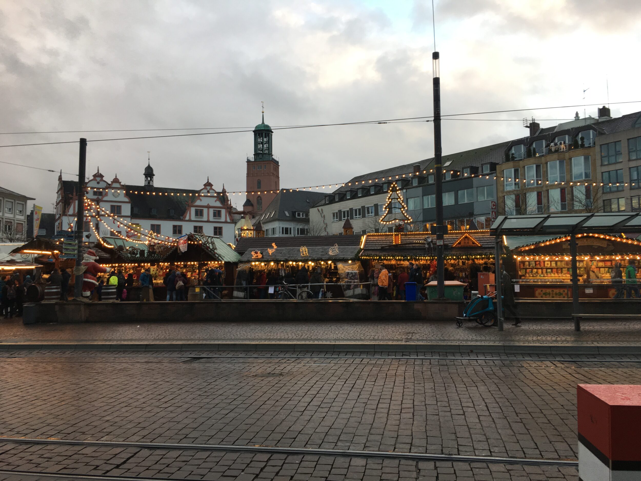 Der Weihnachtsmarkt Darmstadt aus Sicht des Residenzschloss'